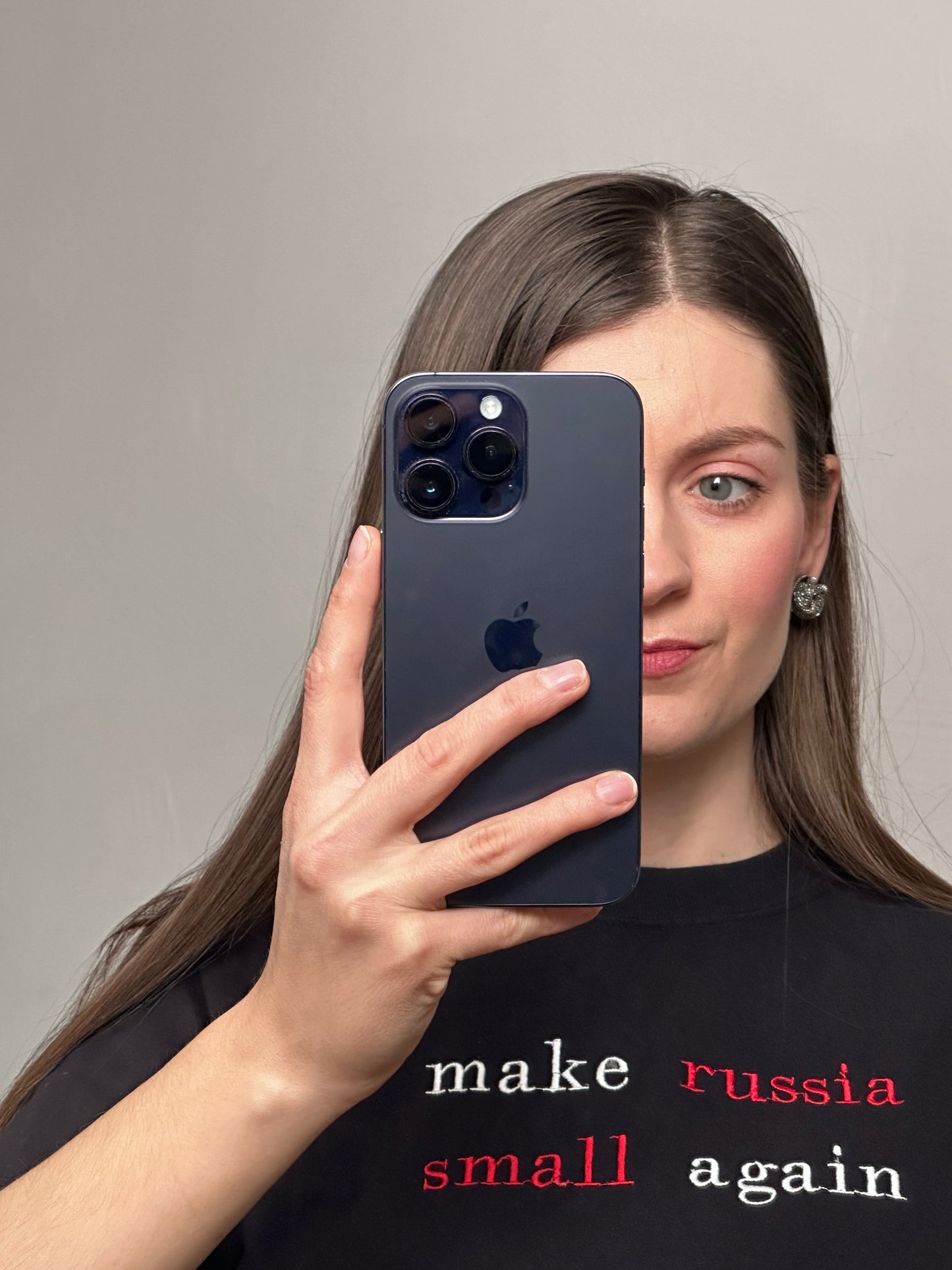 Embroidered t-shirt make russia small again
