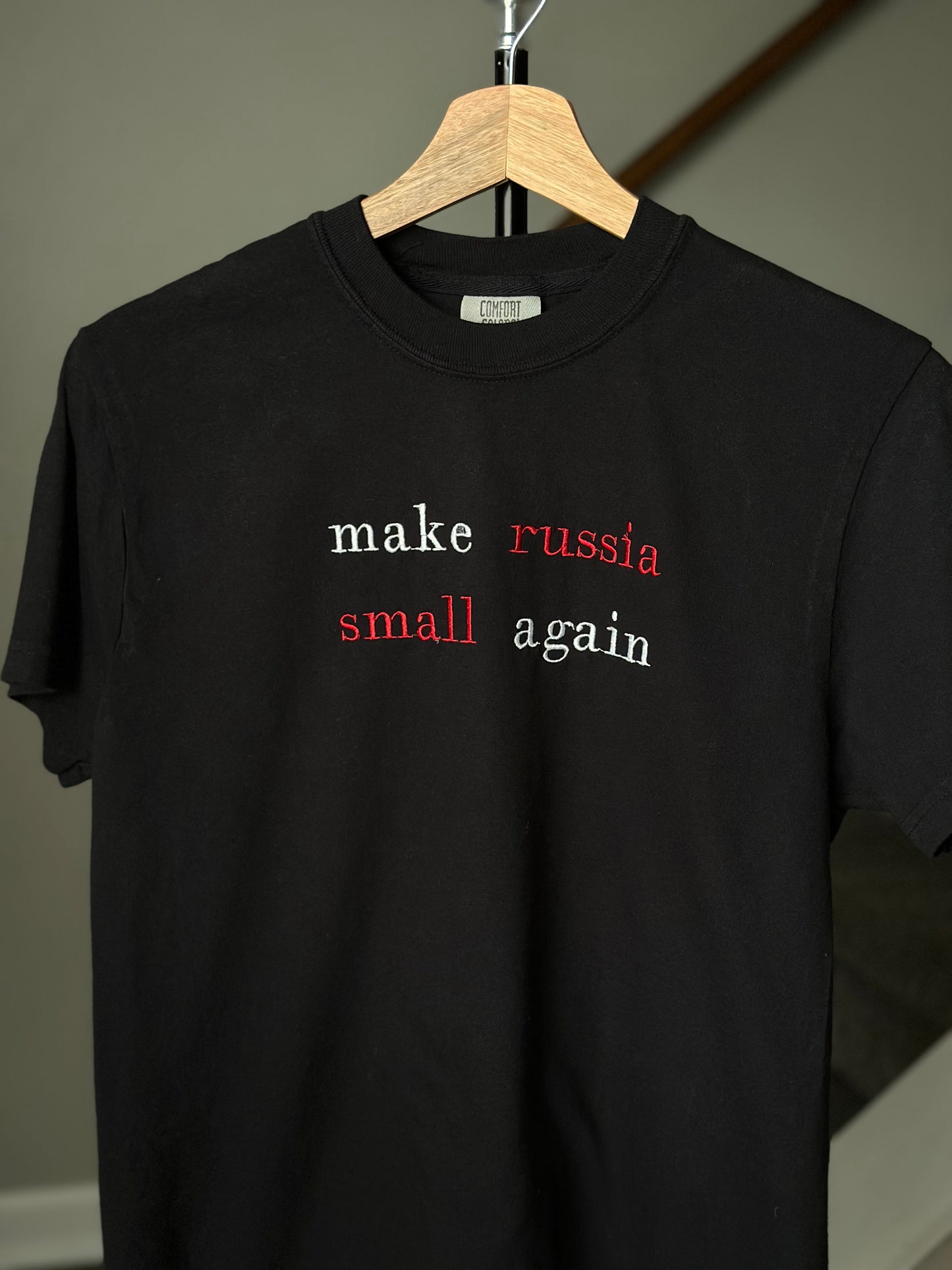 Embroidered t-shirt make russia small again