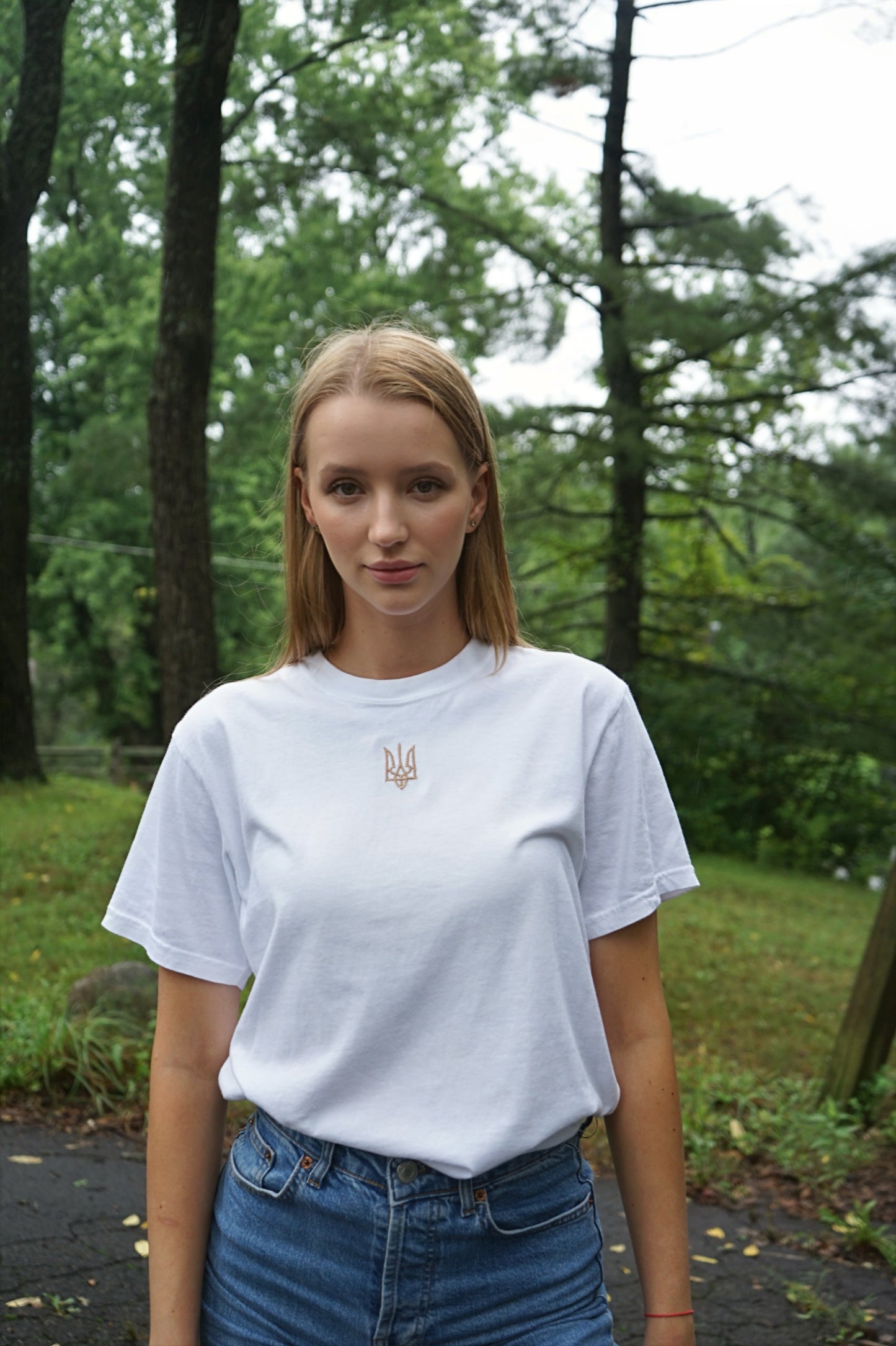 ukrainian man woman embroiderd trident t-shirt