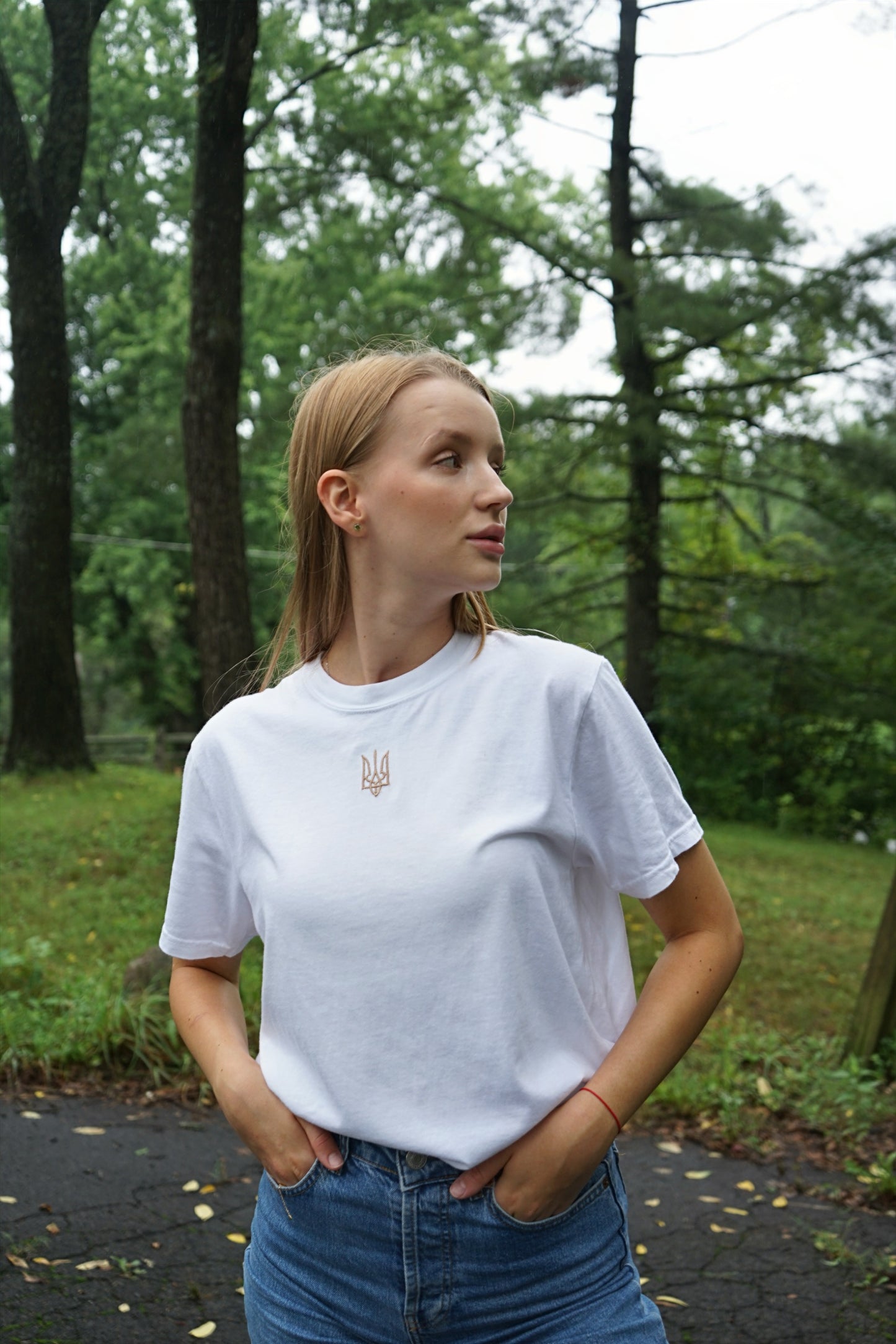 ukrainian man woman embroiderd trident t-shirt